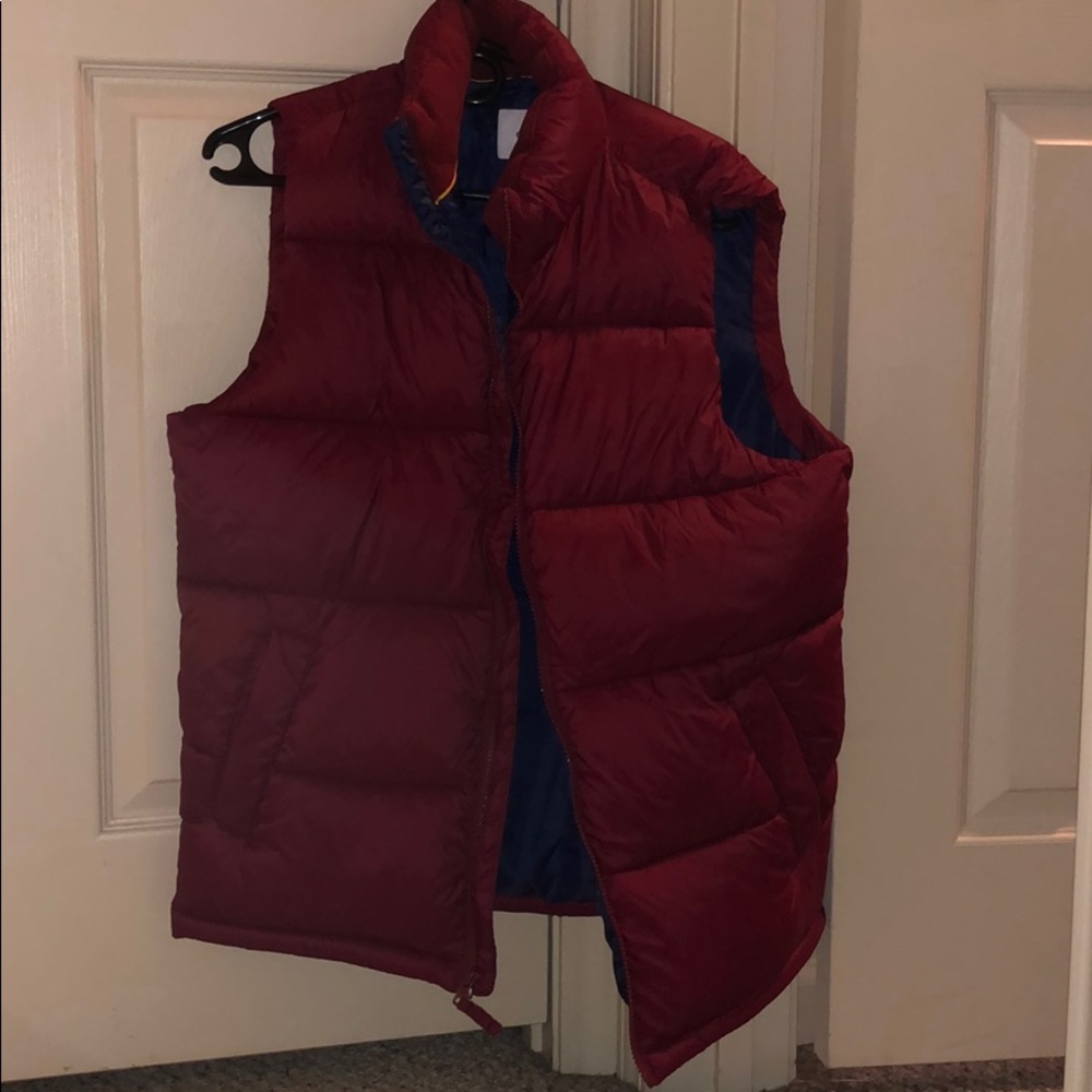 Men’s Old Navy Red Puffer Vest (Size M)